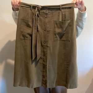 Old Navy. Midi skirt. Size XL. Olive green.